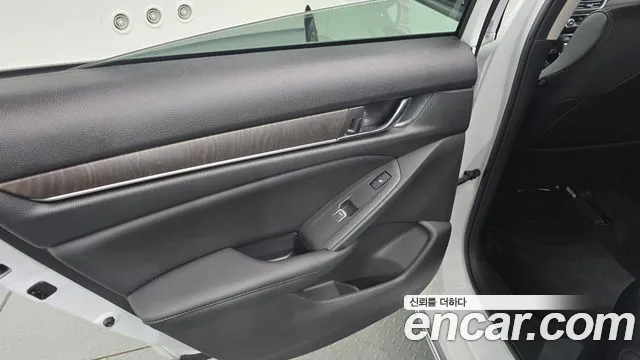 Honda Accord 2022 thumb 4