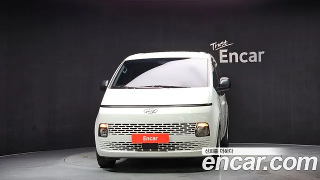 Hyundai Staria 2024 thumb 5