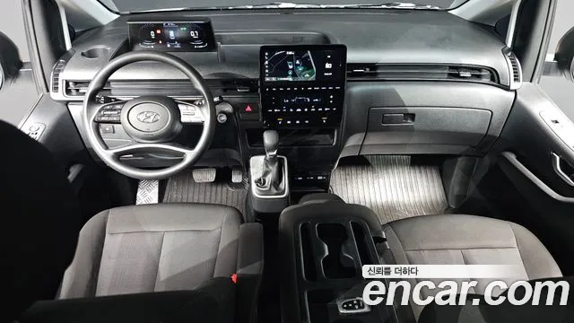 Hyundai Staria 2024 thumb 9