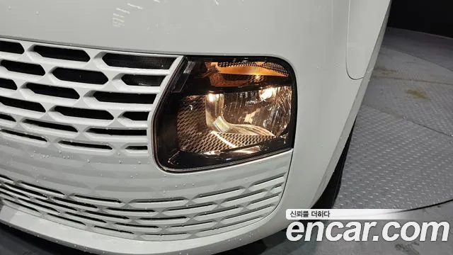 Hyundai Staria 2024 thumb 4