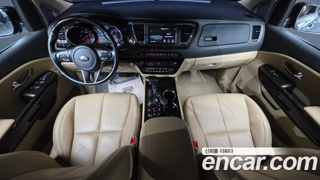 Kia Carnival 2018 thumb 12