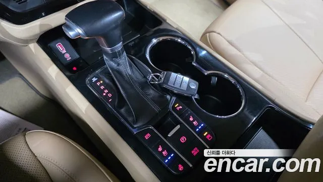 Kia Carnival 2018 thumb 9