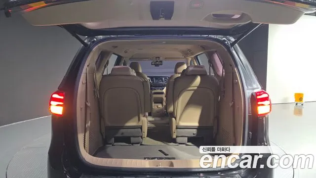 Kia Carnival 2018 thumb 2