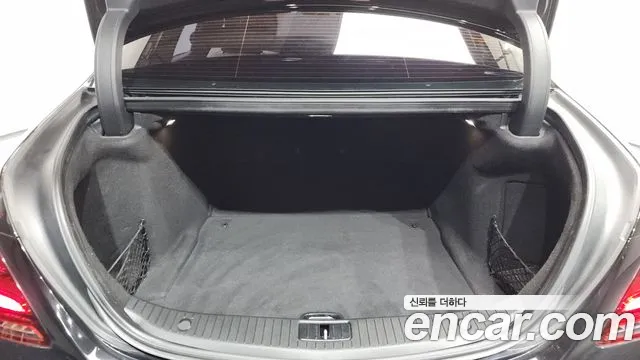 Mercedes-Benz S-Class 2018 thumb 4