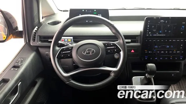 Hyundai Staria 2023 thumb 10