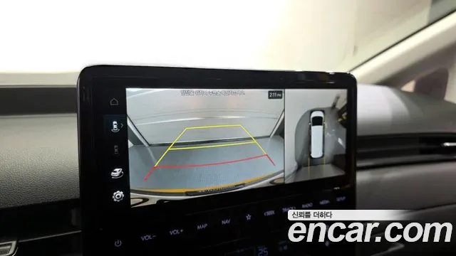Hyundai Staria 2023 thumb 5