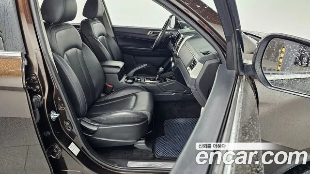 KGM Rexton 2018 thumb 12
