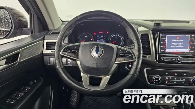 KGM Rexton 2018 thumb 8