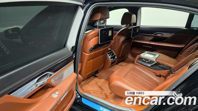 BMW 7 серии 2018 thumb 3