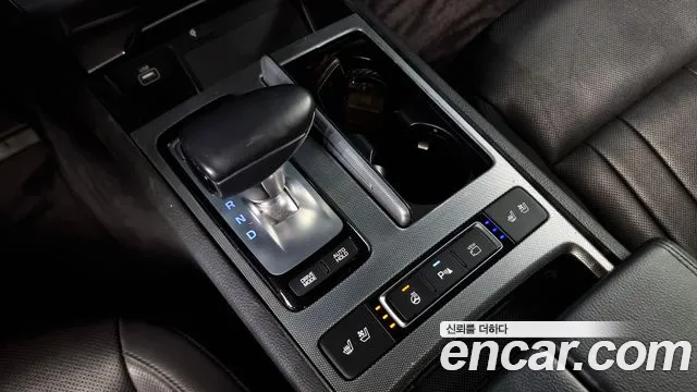 Genesis G80 2018 thumb 2