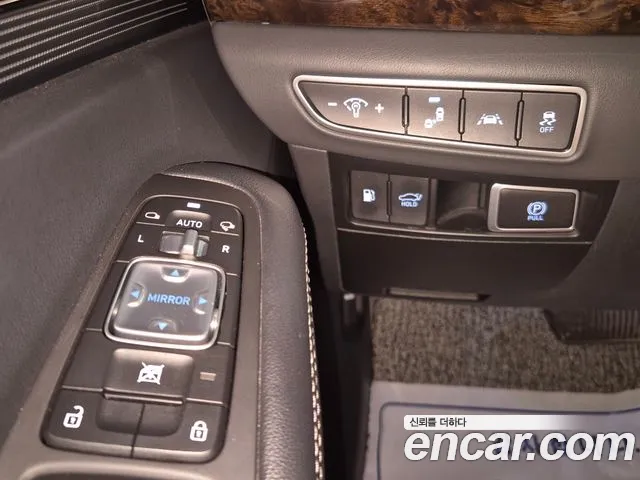 Genesis G90 2020 thumb 10