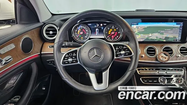 Mercedes-Benz E-Class 2019 thumb 11