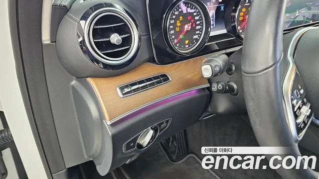 Mercedes-Benz E-Class 2019 thumb 4