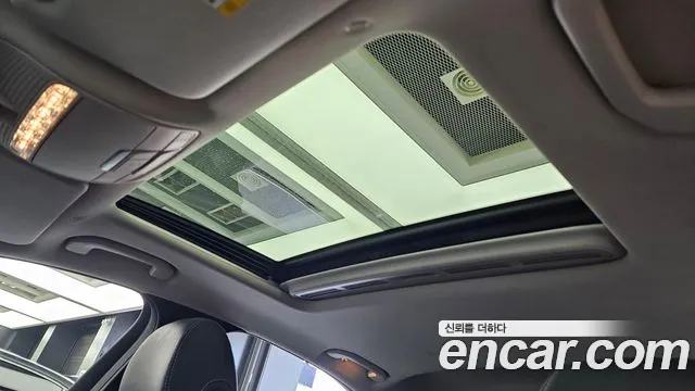 Mercedes-Benz E-Class 2019 thumb 3