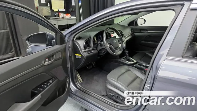 Hyundai Avante 2016 thumb 6