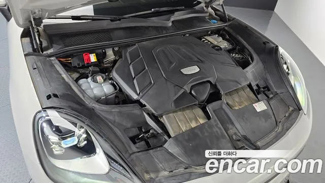 Porsche Cayenne 2021 thumb 3