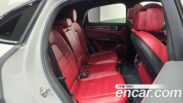 Porsche Cayenne 2021 thumb 12