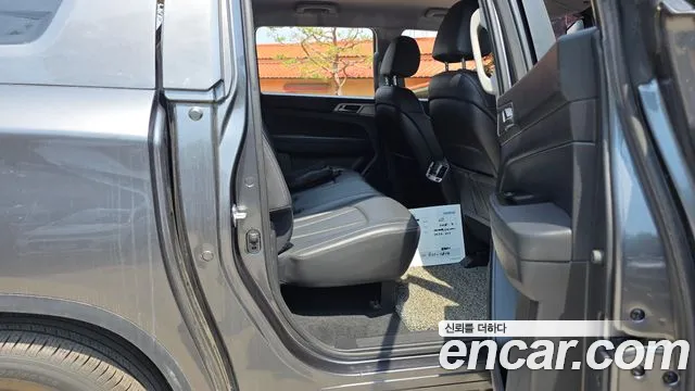 KGM Rexton 2018 thumb 10