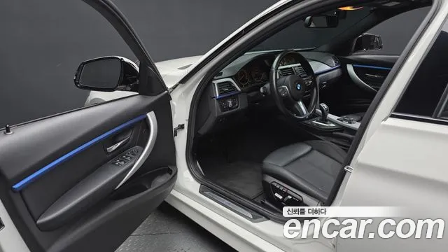 BMW 3 серии 2018 thumb 4