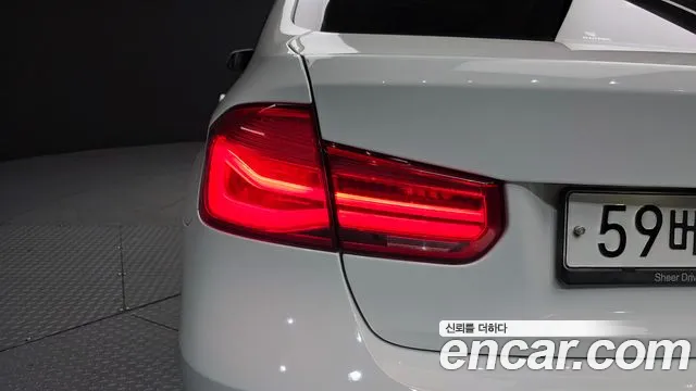 BMW 3 серии 2018 thumb 8