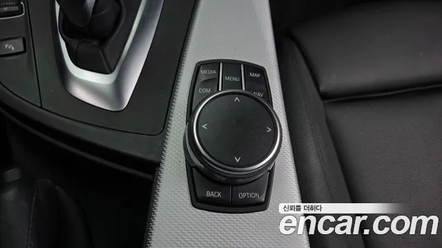 BMW 3 серии 2018 thumb 3