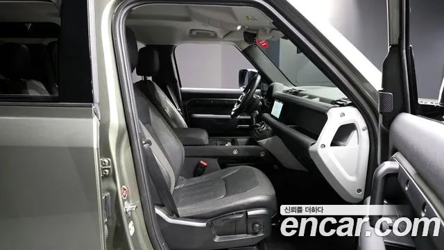 Land Rover Defender 2020 thumb 8