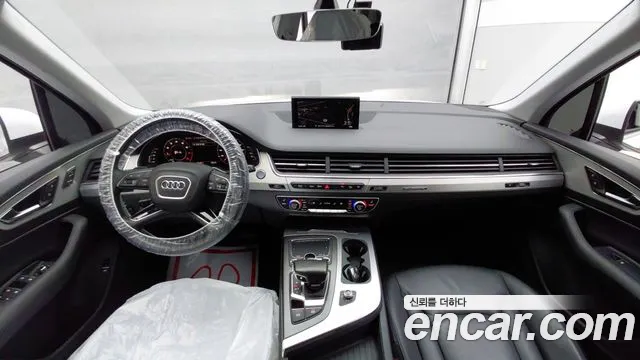 Audi Q7 2019 thumb 4