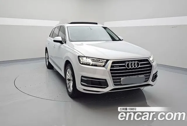 Audi Q7 2019 thumb 11