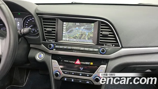 Hyundai AD 2015 thumb 4