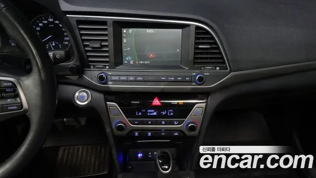 Hyundai AD 2016 thumb 12