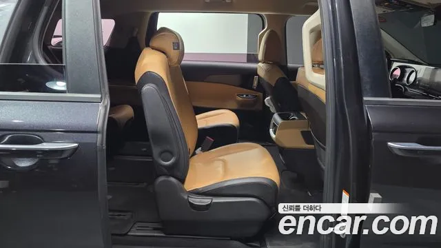 Kia Carnival 2021 thumb 3