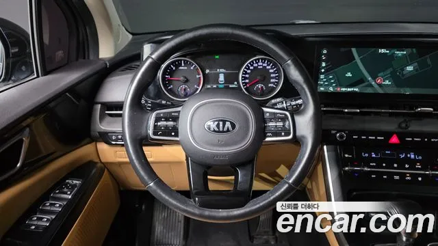 Kia Carnival 2021 thumb 2