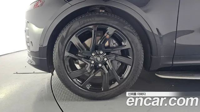 Land Rover Discovery 2023 thumb 12