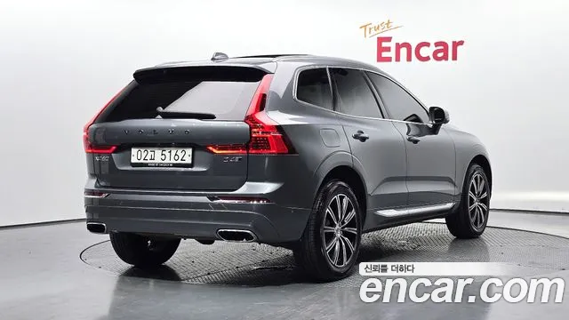 Volvo XC60 2018 thumb 10
