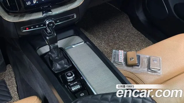 Volvo XC60 2018 thumb 2