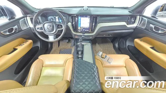 Volvo XC60 2018 thumb 7