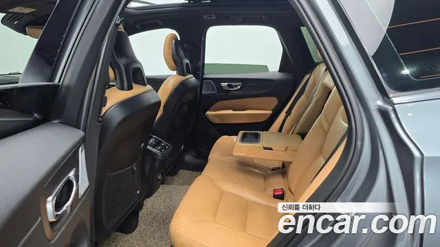 Volvo XC60 2018 thumb 5