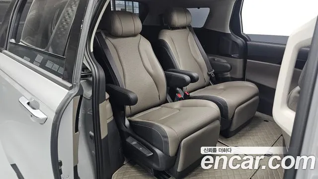 Kia Carnival 2025 thumb 3