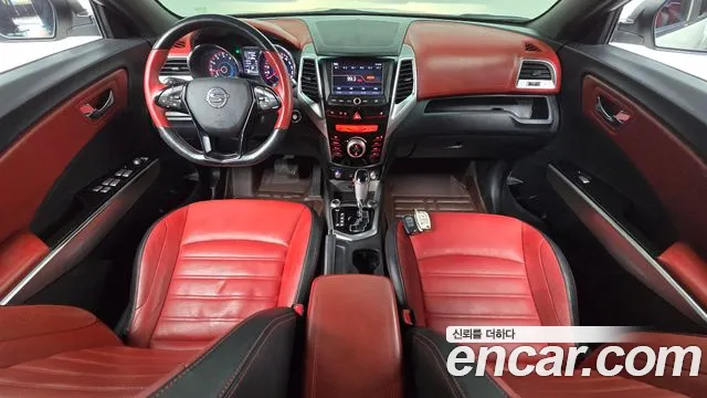 KGM Tivoli 2015 thumb 3