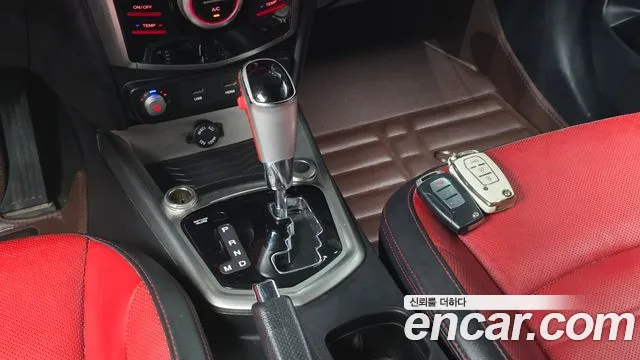 KGM Tivoli 2015 thumb 6