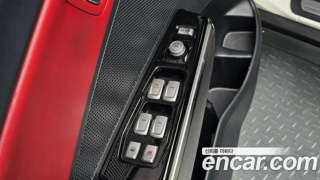 KGM Tivoli 2015 thumb 11