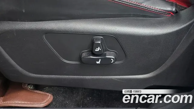 KGM Tivoli 2015 thumb 10