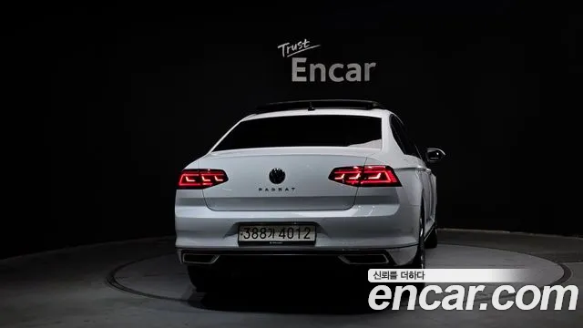 Volkswagen Passat GT 2021 thumb 10