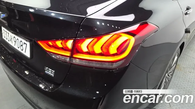 Genesis G80 2018 thumb 10