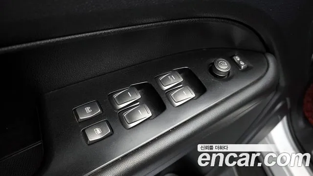 KGM Rexton 2020 thumb 2