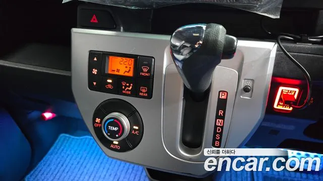 Daihatsu WAKE 2014 thumb 3
