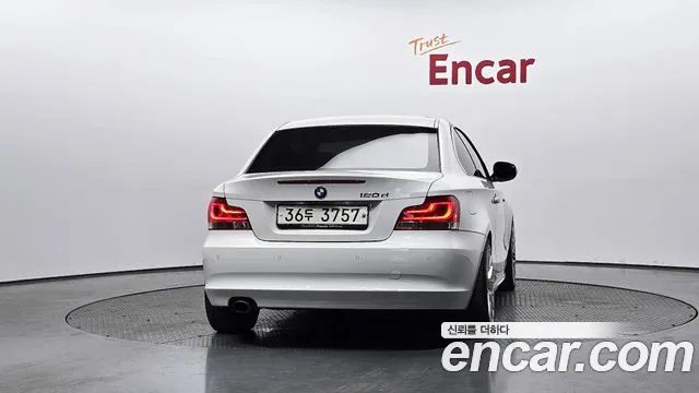 BMW 1 серии 2011 thumb 10