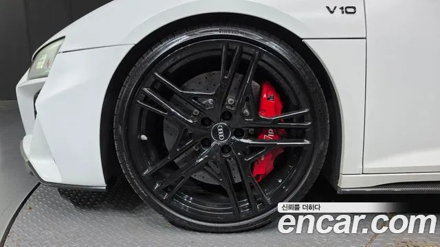 Audi R8 2019 thumb 5