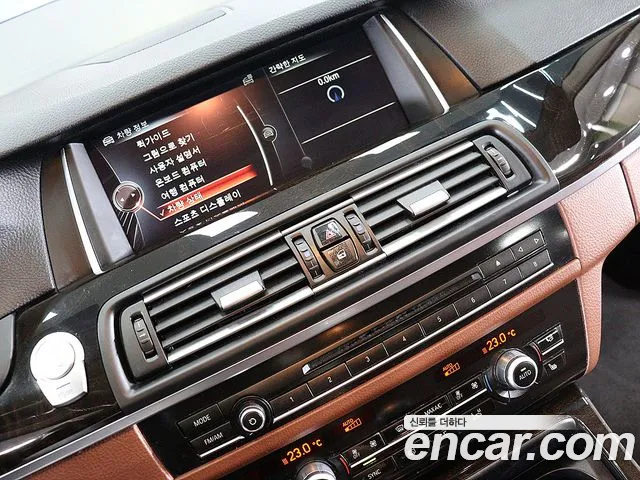 BMW 5 серии 2015 thumb 10