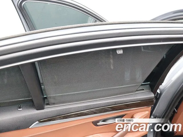BMW 5 серии 2015 thumb 9